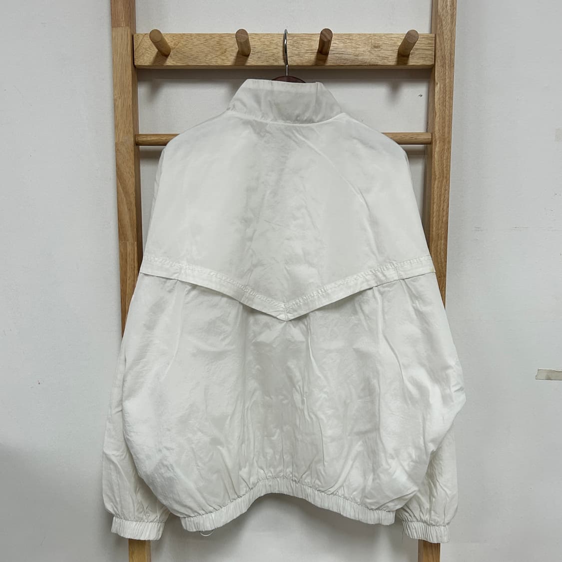 나이키 NSW 에센셜 윈드러너 우븐 바람막이 화이트 상품이미지5