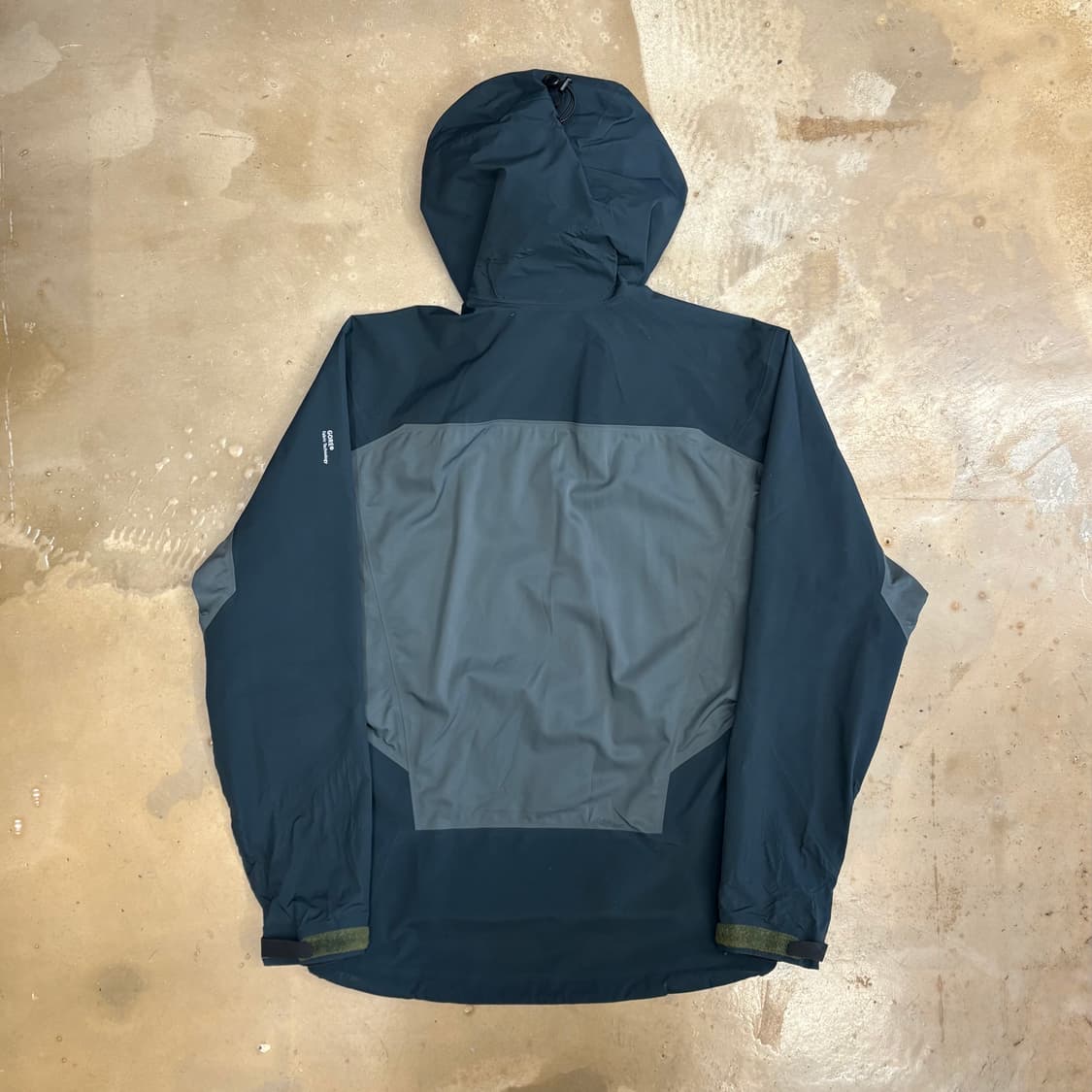 S 아크테릭스 고어텍스 알파 SV 자켓 상품이미지3