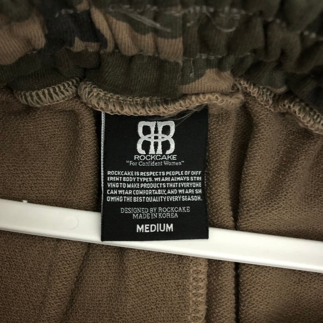 락케이크 camo metal graphics pants - 카키 상품이미지4