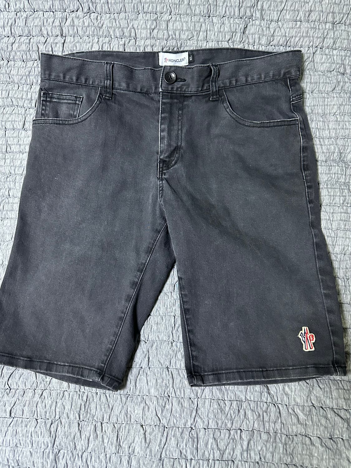 몽클레어 남성 블랙 데님 반바지 상품이미지1