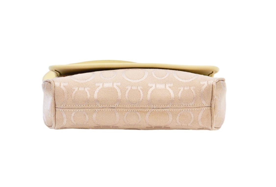 페라가모 간치니 핑크 패브릭 미니 숄더백 (정품) 상품이미지5