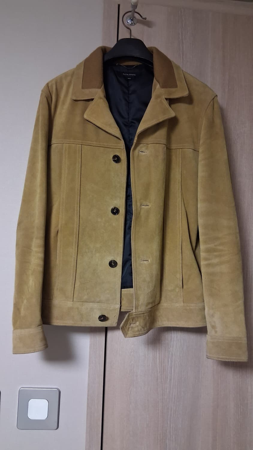 주카페이스 입생로랑 스웨이드 트러커 50 상품이미지1