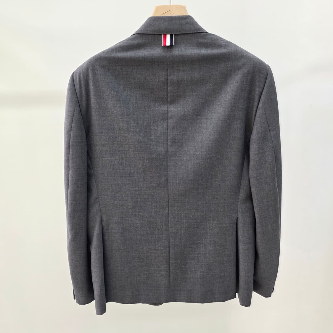 [S+급/3] 톰브라운 울 트윌 클래식 수트 정장 그레이 상품이미지4