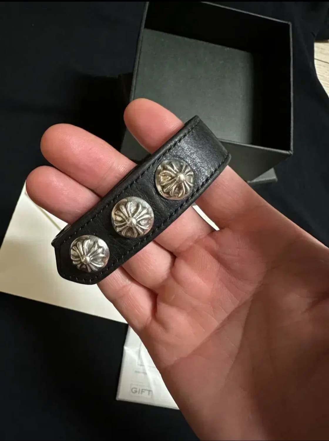 크롬하츠 3스냅 크로스 가죽 팔찌 상품이미지2