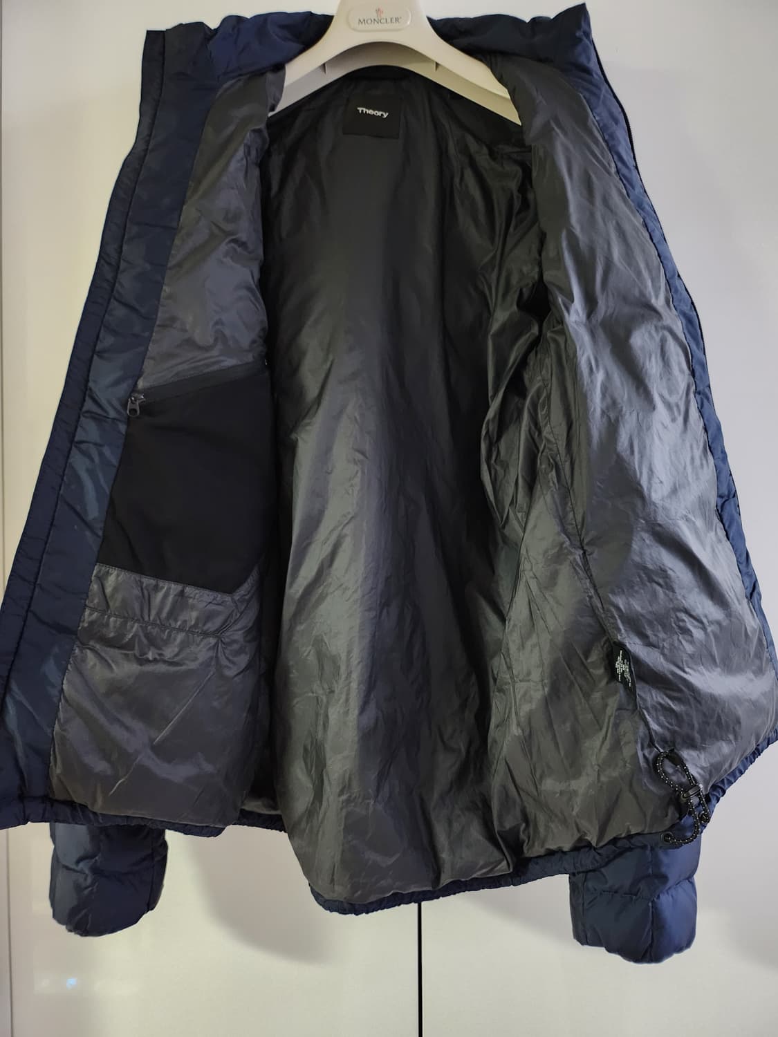 띠어리 남성 패딩 상품이미지4