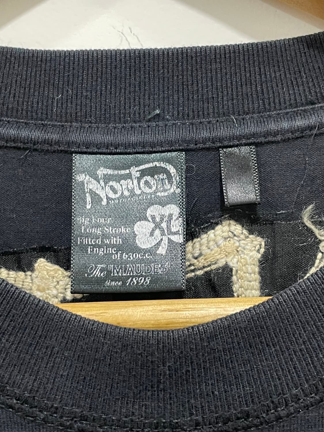 Norton 노턴 체인스티치 자수 프린팅 롱 슬리브 상품이미지4