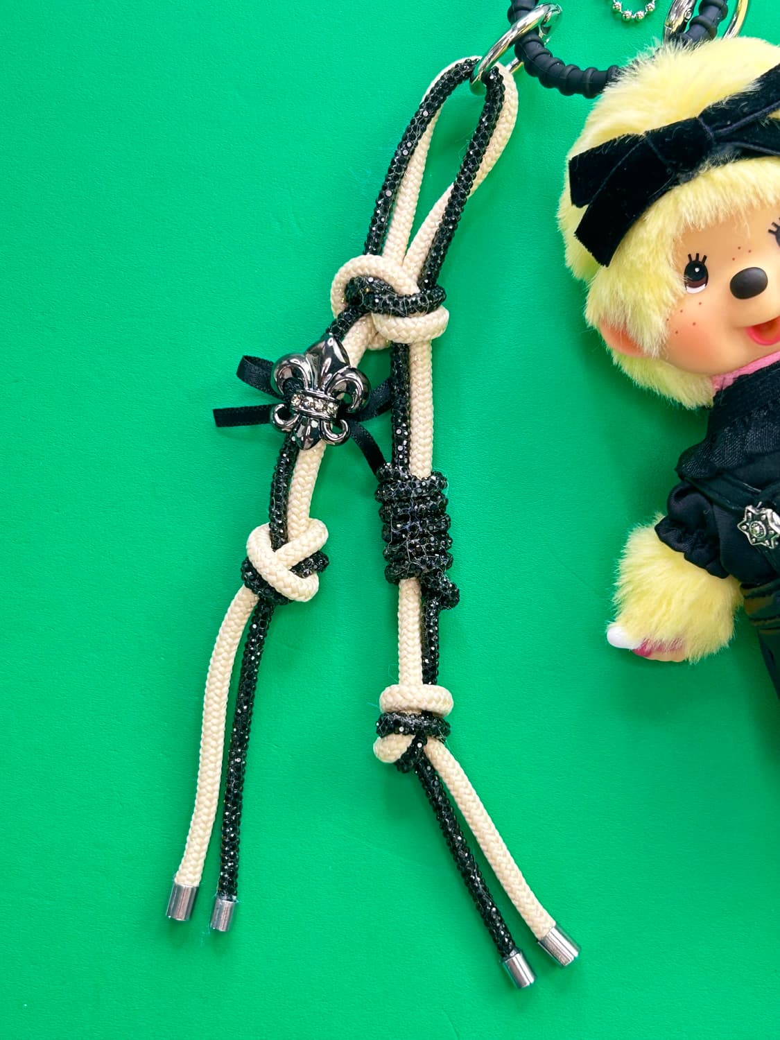 (70) 힙걸💛🌟🖤정품 몬치치 커스텀 블랙 레더 원피스키링 상품이미지3