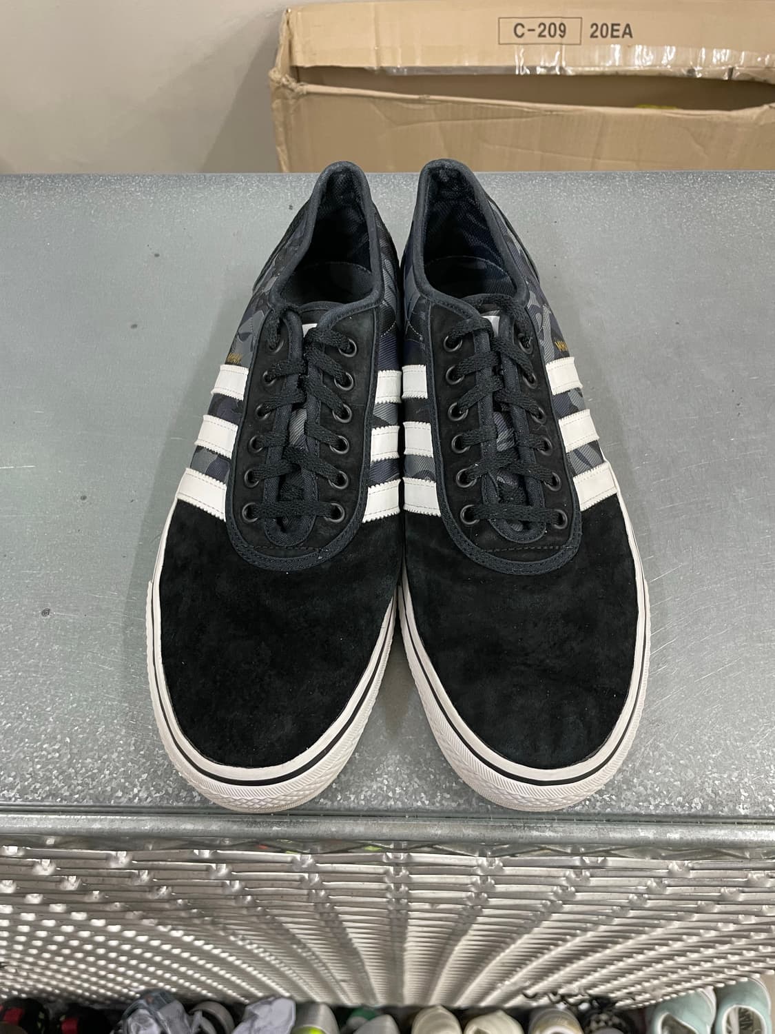 아디다스 X 마크 아디-이즈 코어 블랙 300 상품이미지5