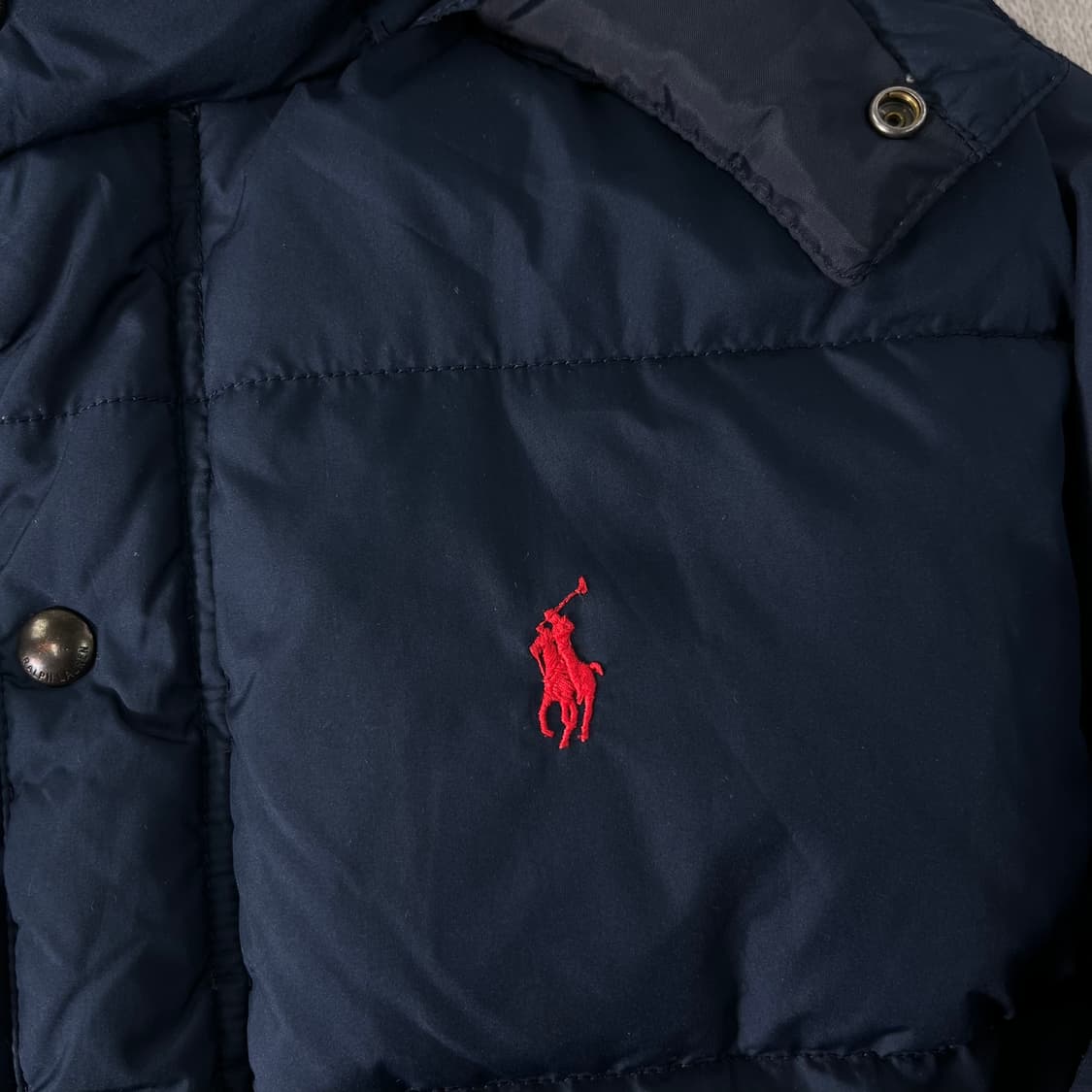 100 폴로랄프로렌 레드포니 후디 네이비 패딩 상품이미지3