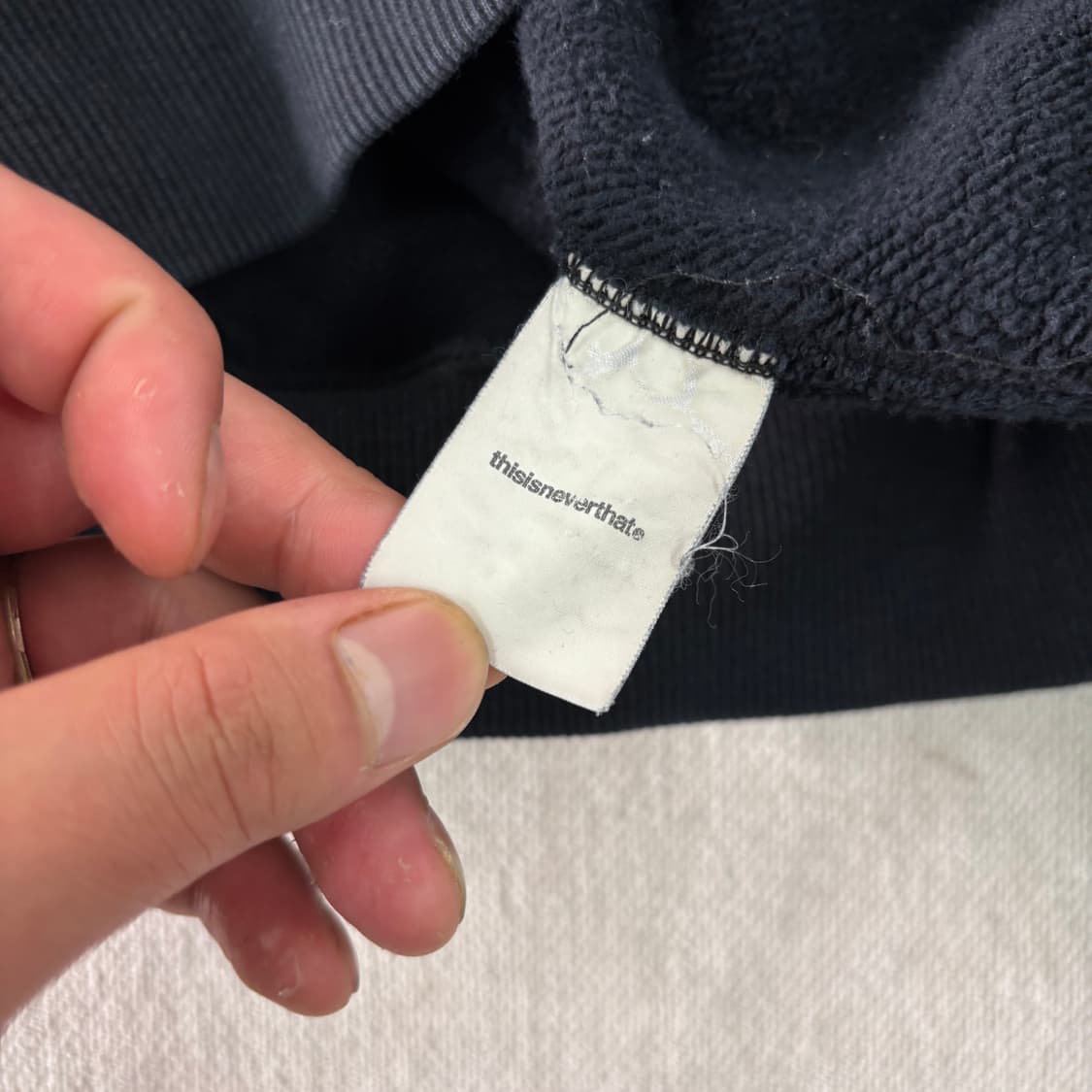 105 디스이즈네버댓 빅로고 후드티 상품이미지5