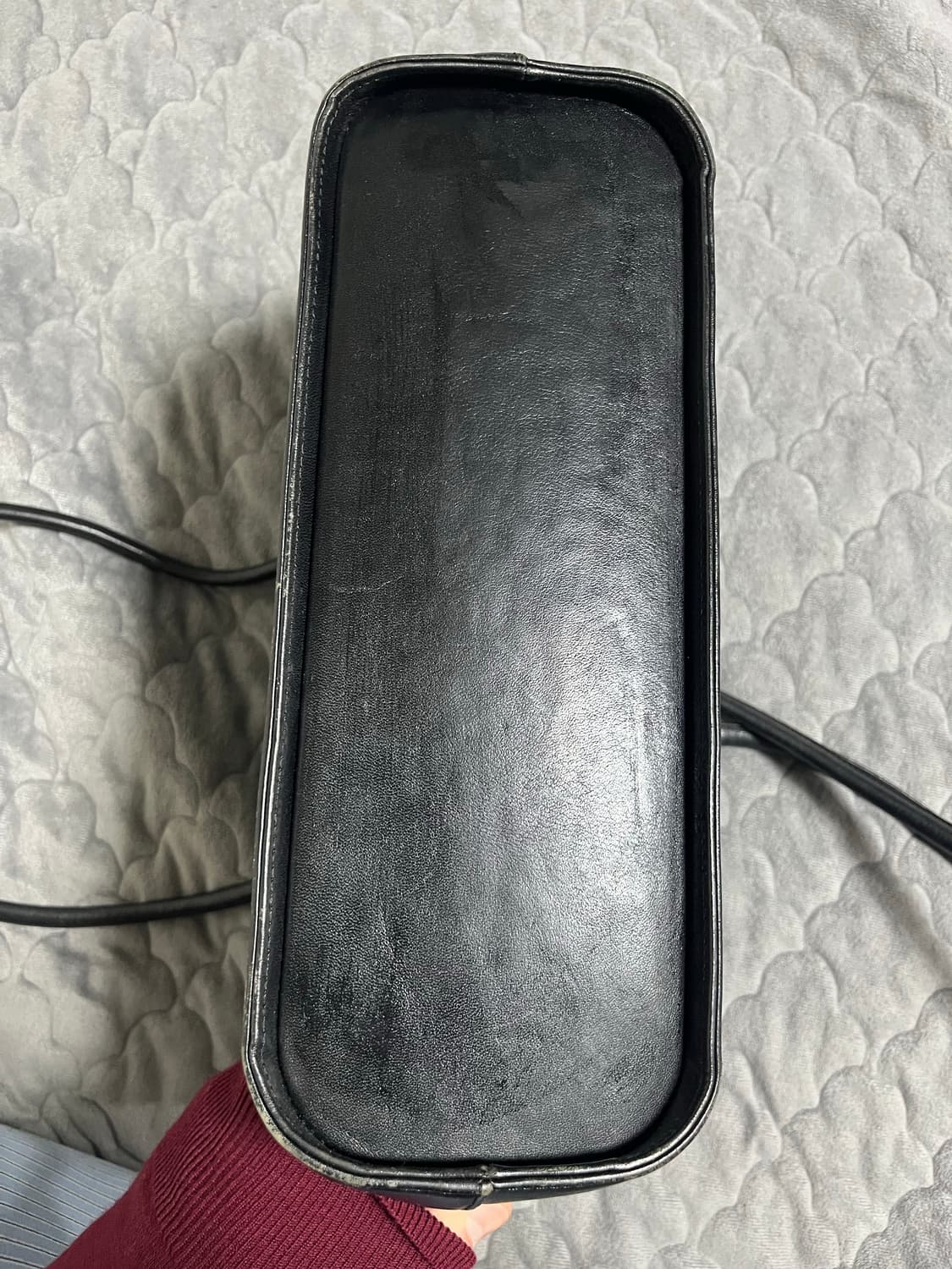 ISSEY MIYAKE 이세이미야케 레더 숄더백 블랙 상품이미지8