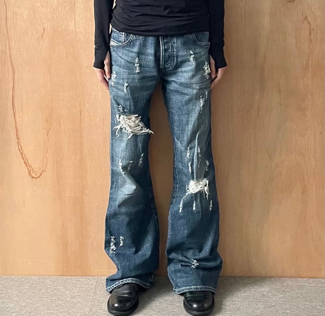 디젤데미지 플레어 데님 팬츠 상품이미지2