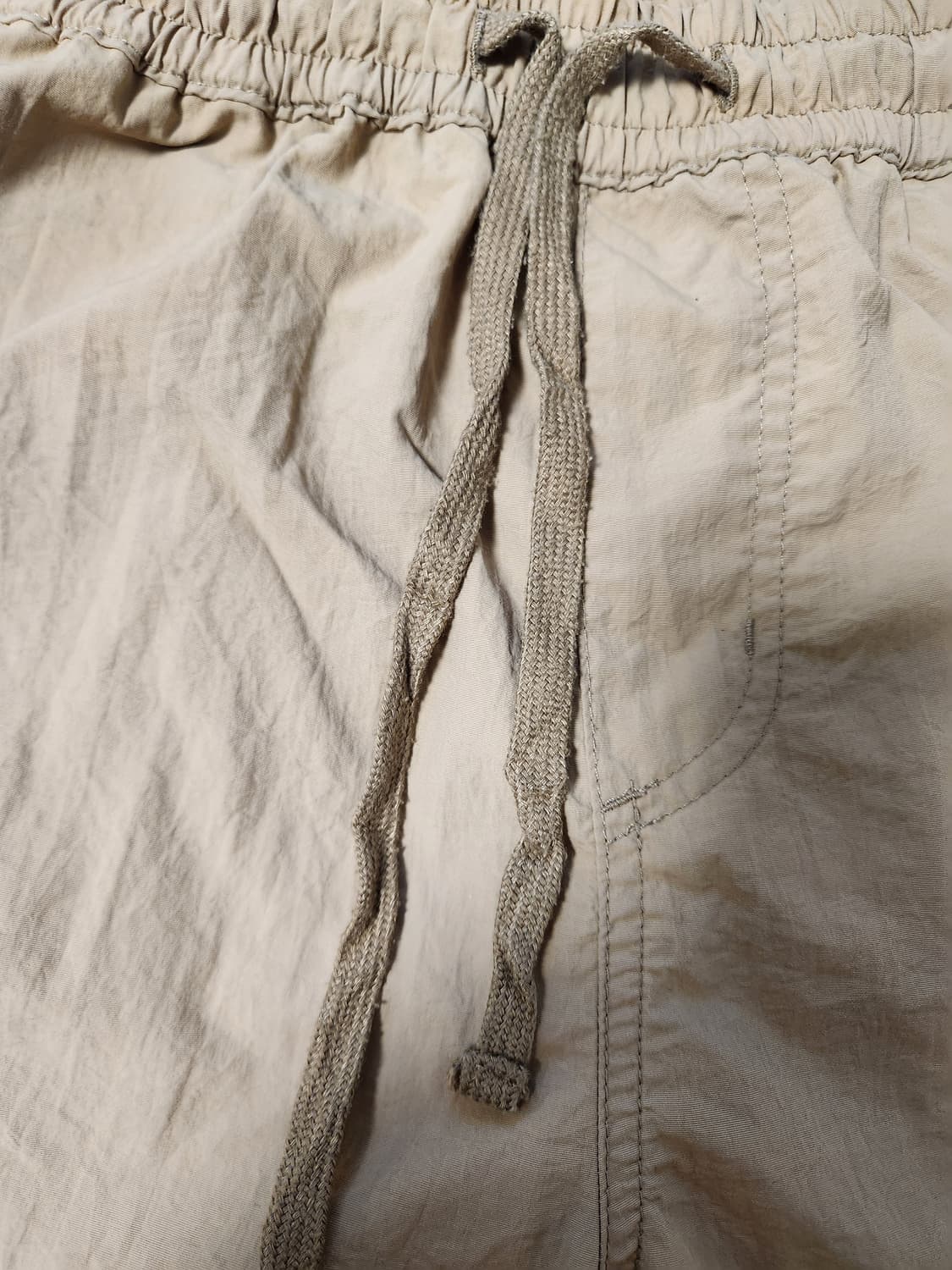 스케쳐스 퍼포먼스 베이지색 밴딩 반바지 사이즈32 L

사용감 좀 많아서 상품이미지5