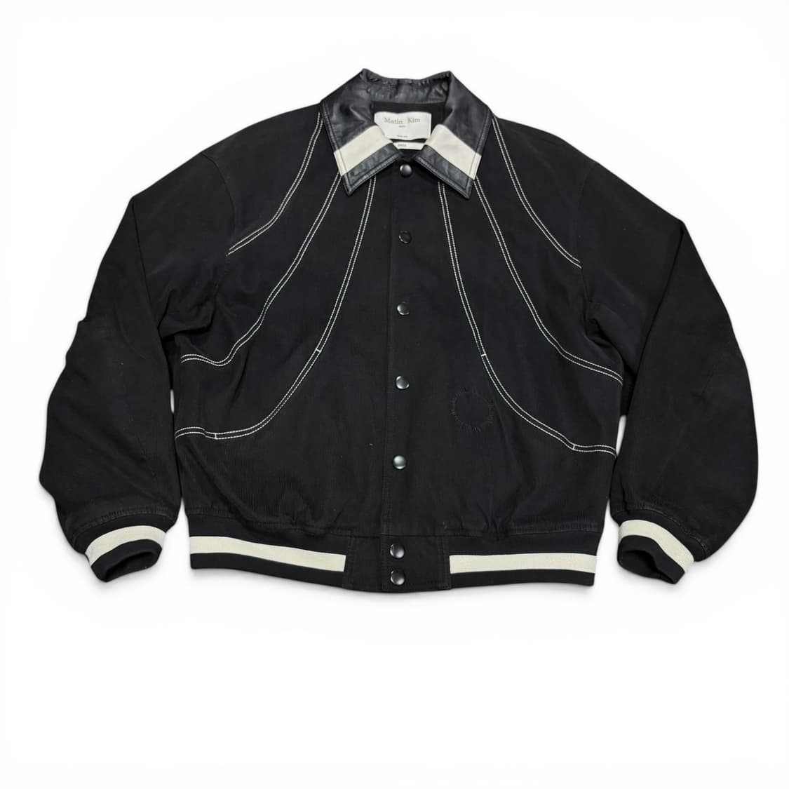 FREE 마뗑킴 MATIN KIM 블랙 스티치 코듀로이 바시티자켓 상품이미지1