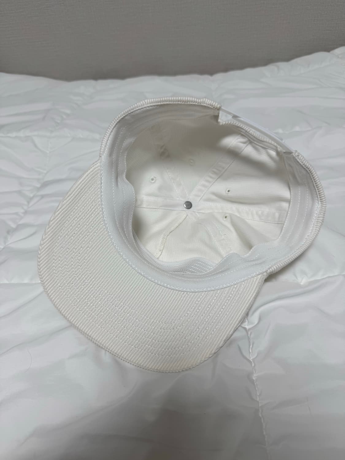 슈프림 supreme 화이트 골덴 캡 판매합니다. 상품이미지5
