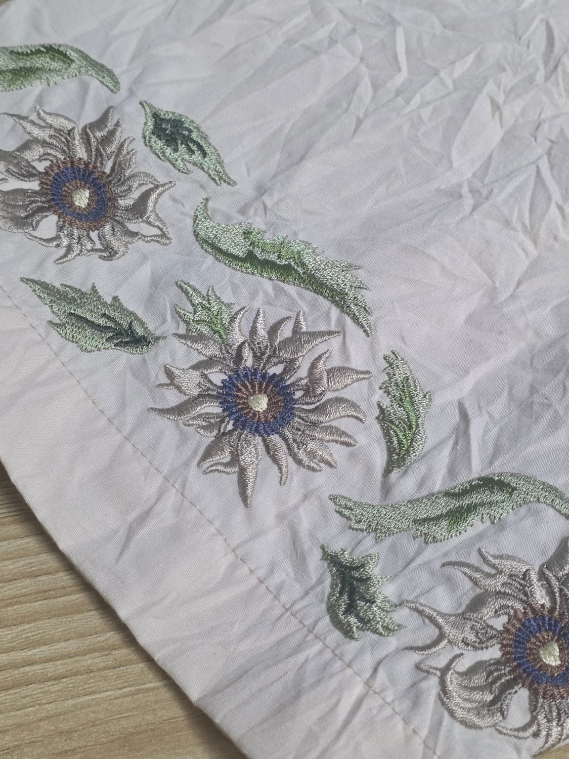 이스트로그 Breezy Embroiderd Half shirts (L) 상품이미지3