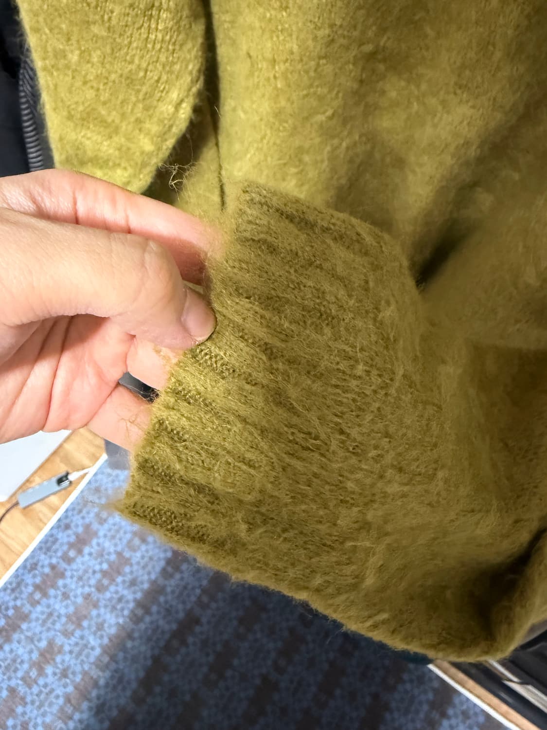 OUTSTANDING SOLID MOHAIR CARDIGAN OLIVE 상품이미지6