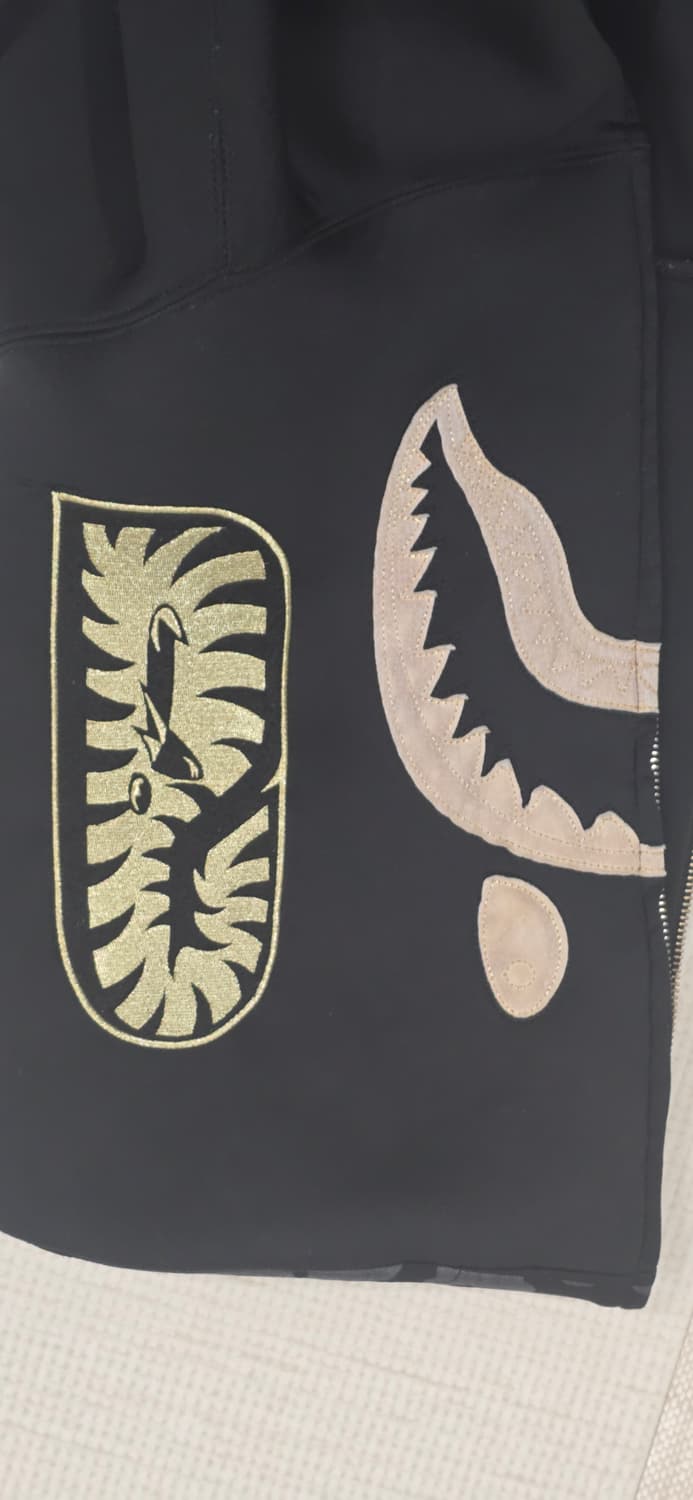 베이프 트래비스스캇 금장 샤크후드 xl 상품이미지4