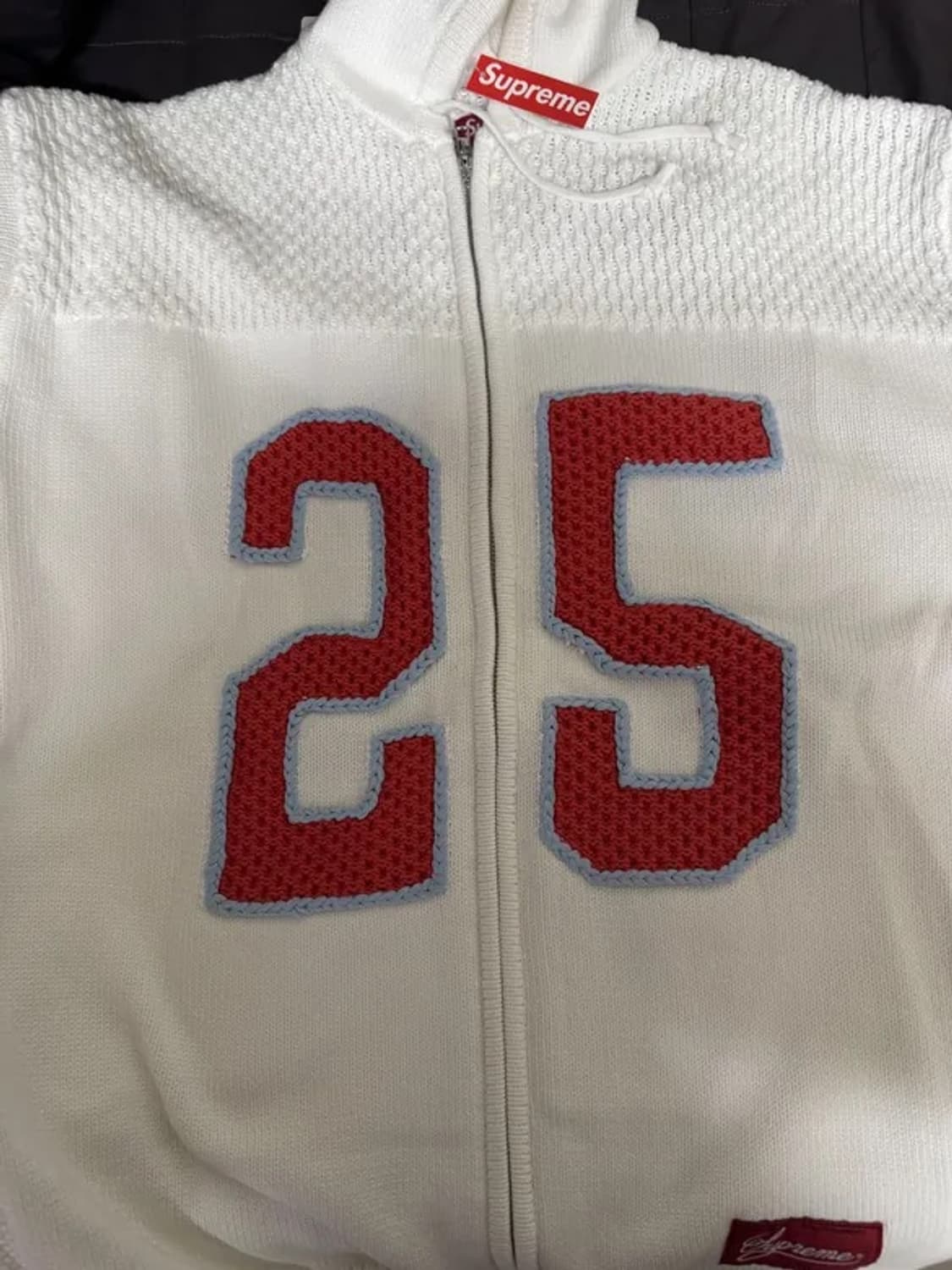 슈프림 스포츠 집업 후드 스웨터 화이트 - 25SS 상품이미지2