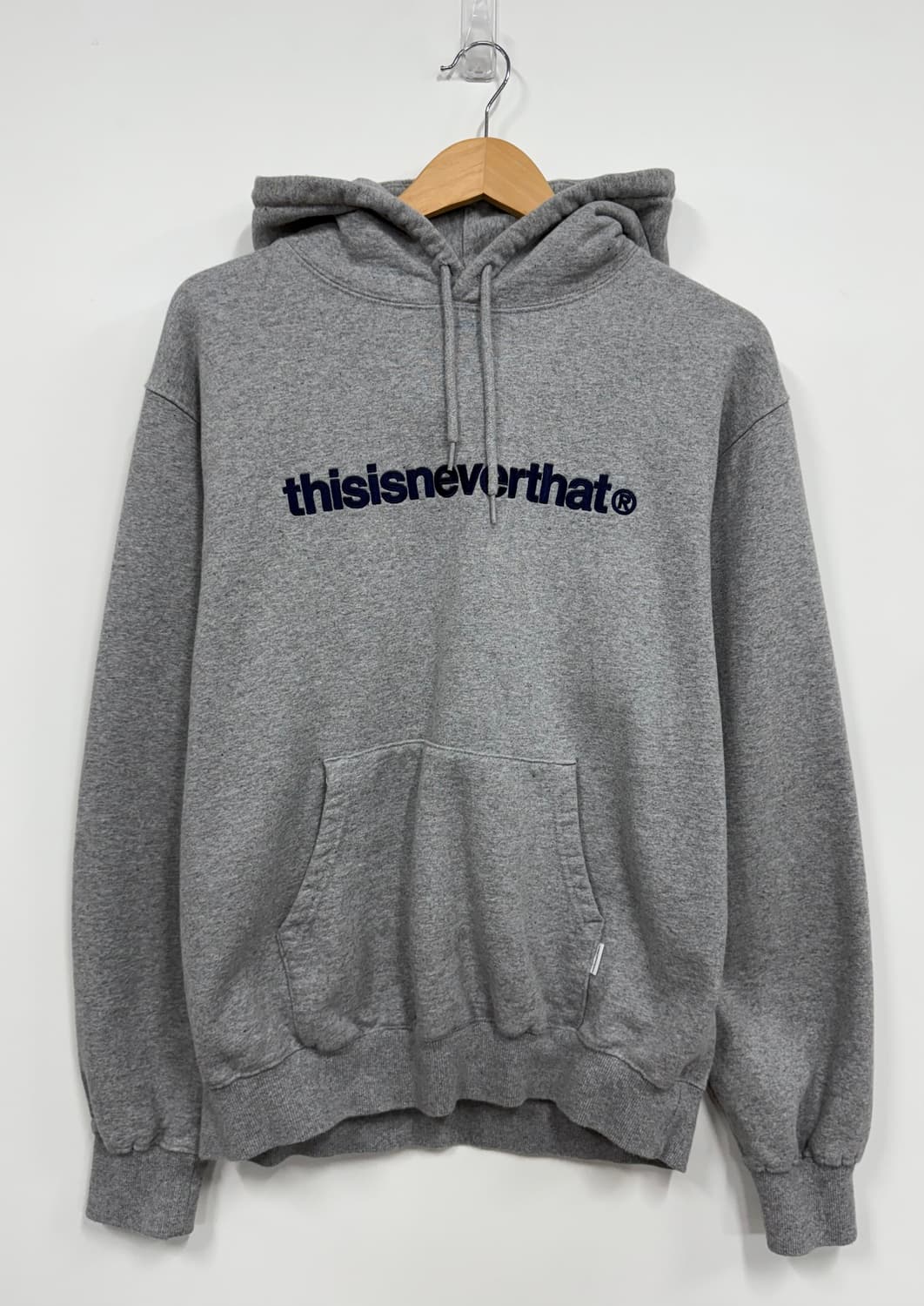 thisisneverthat T-Logo gray hoodie 상품이미지2