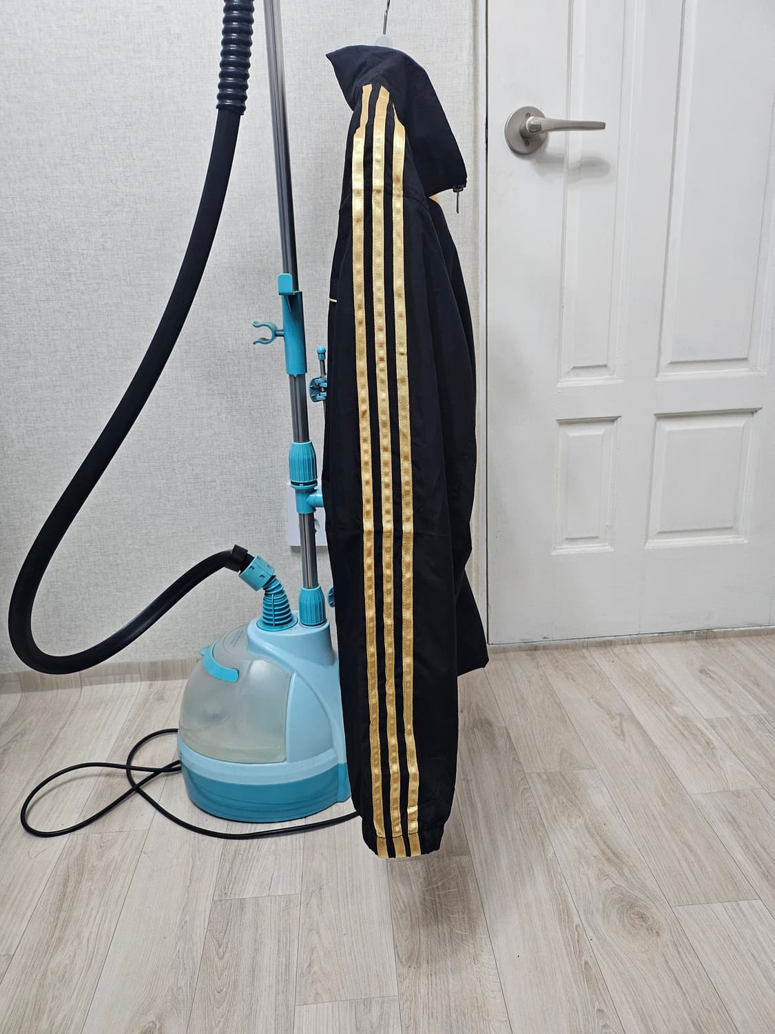 (105~110)XL 아디다스 에센셜 [골드금장] 트랙탑 우븐 바람막이 상품이미지5