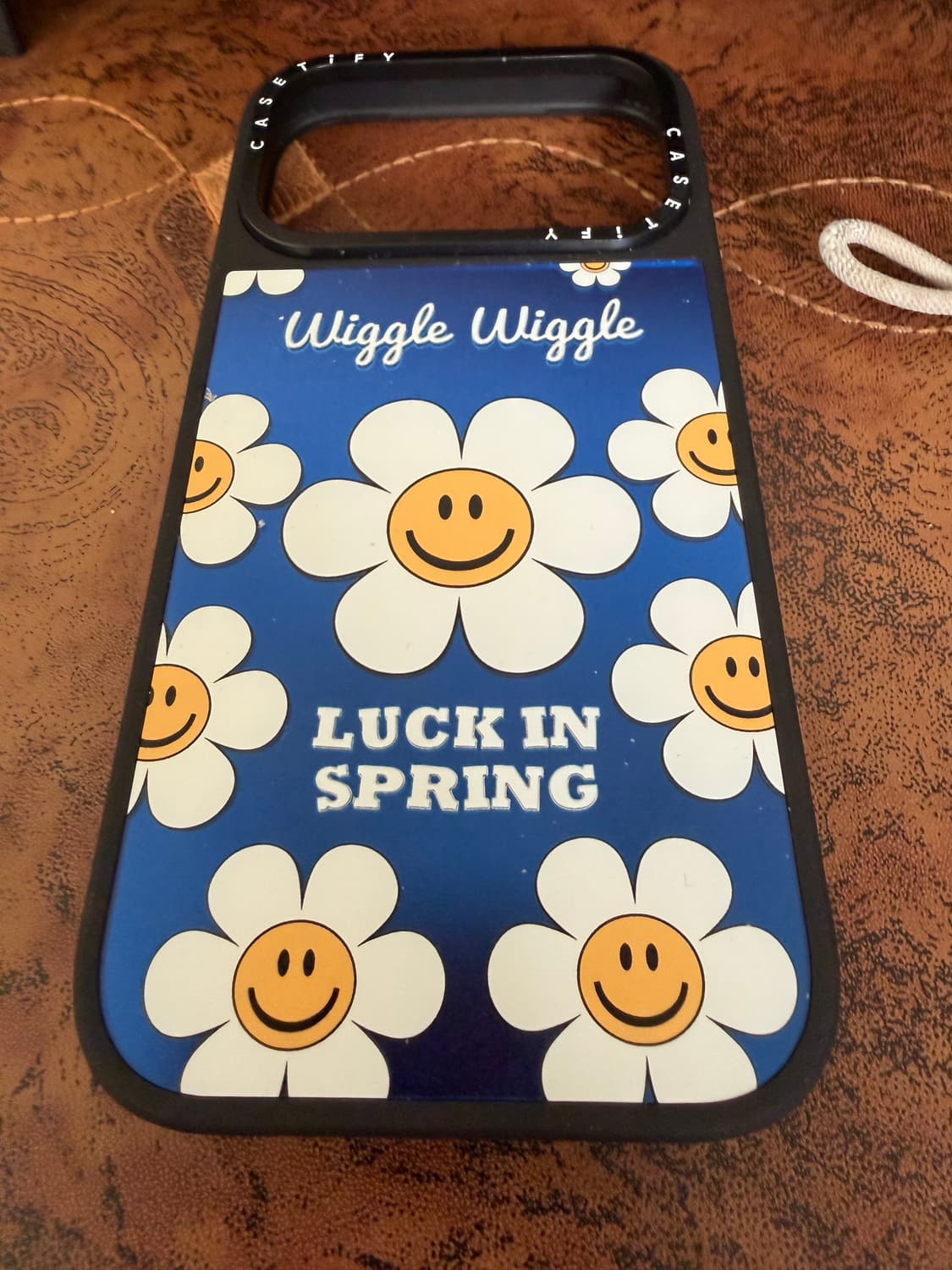 아이폰17프로 케이스 무라카미 다카시 콜라보 상품이미지1