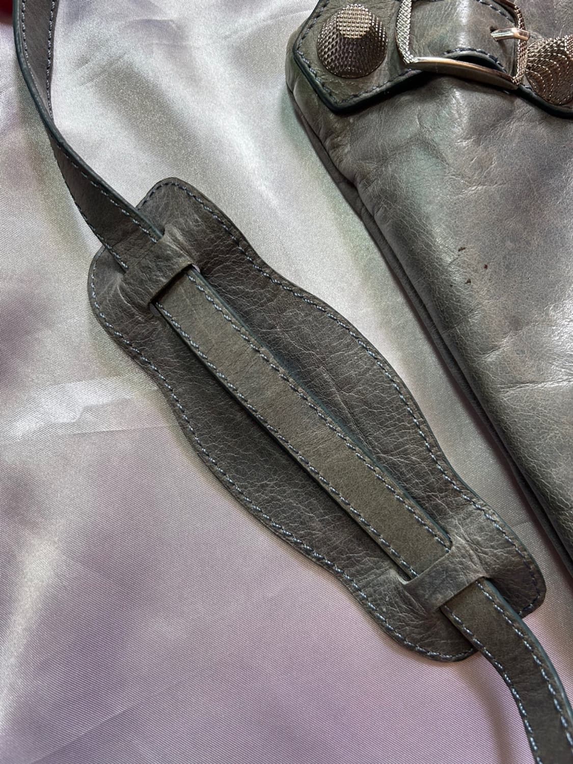 Balenciaga Envelope Clutch Crossbody Bag 상품이미지5