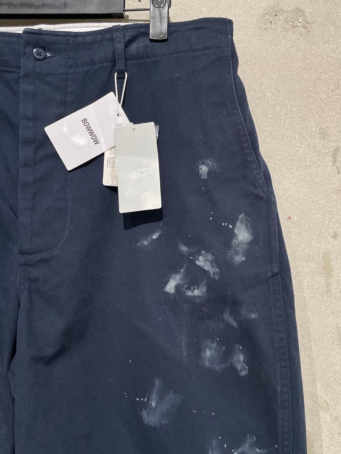 빔즈 x 바우와우 네이비 페인티드 빅 치노 쇼츠 상품이미지3