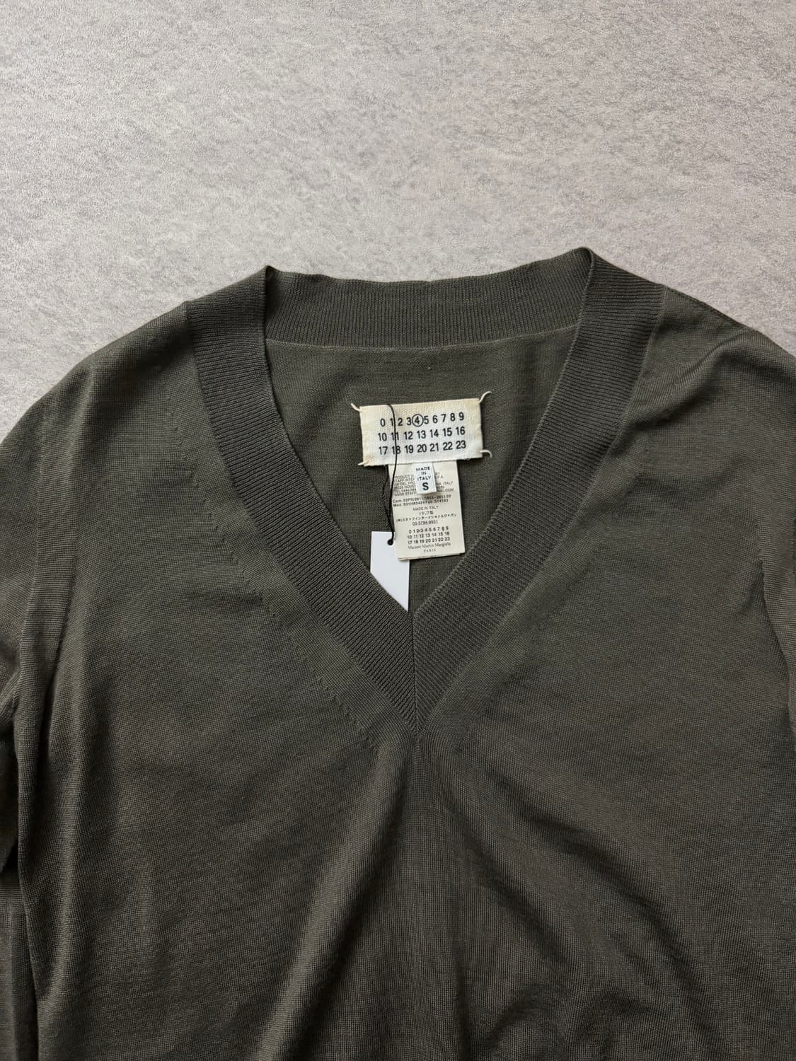 마르지엘라 브이넥 스티치 니트 상품이미지4