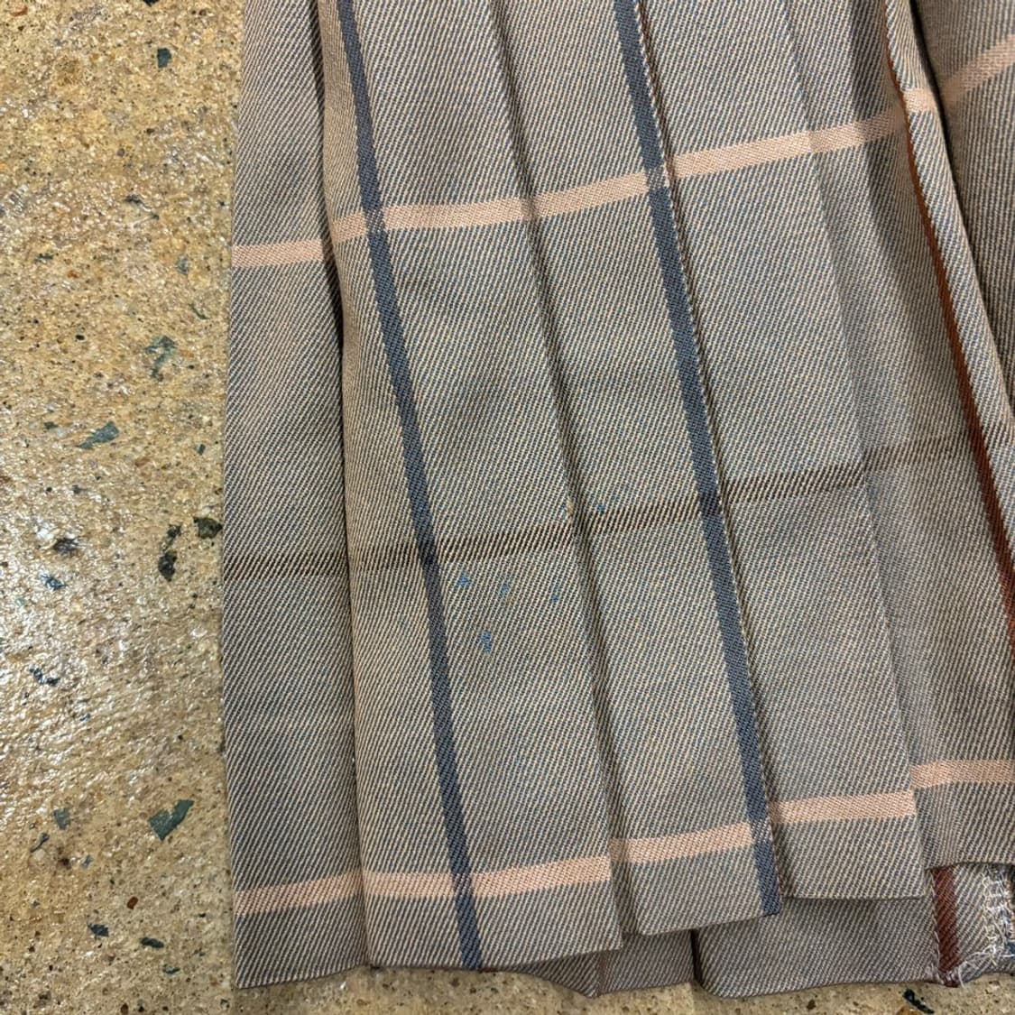 [정품] 버버리 브라운 체크 긱시크 랩 플리츠 미디 스커트  상품이미지4