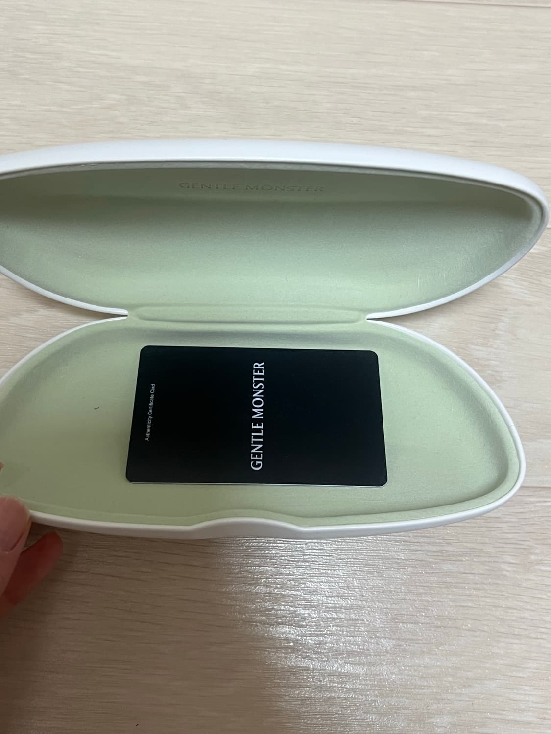 젠틀몬스터 오아 판매합니다 상품이미지3