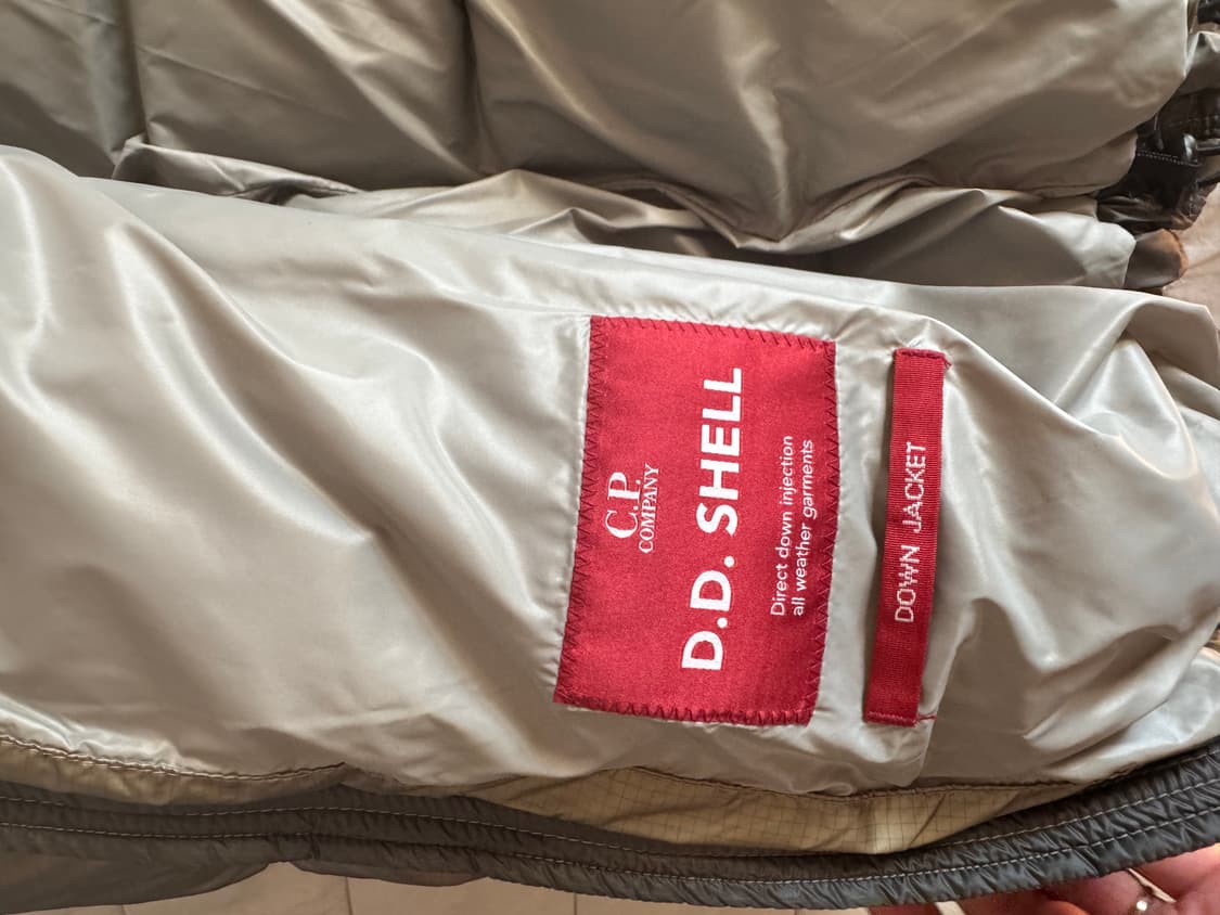 CP컴퍼니 D.D. 쉘 후드 다운 자켓 패딩 카키베이지(옷걸이 보유) 상품이미지4