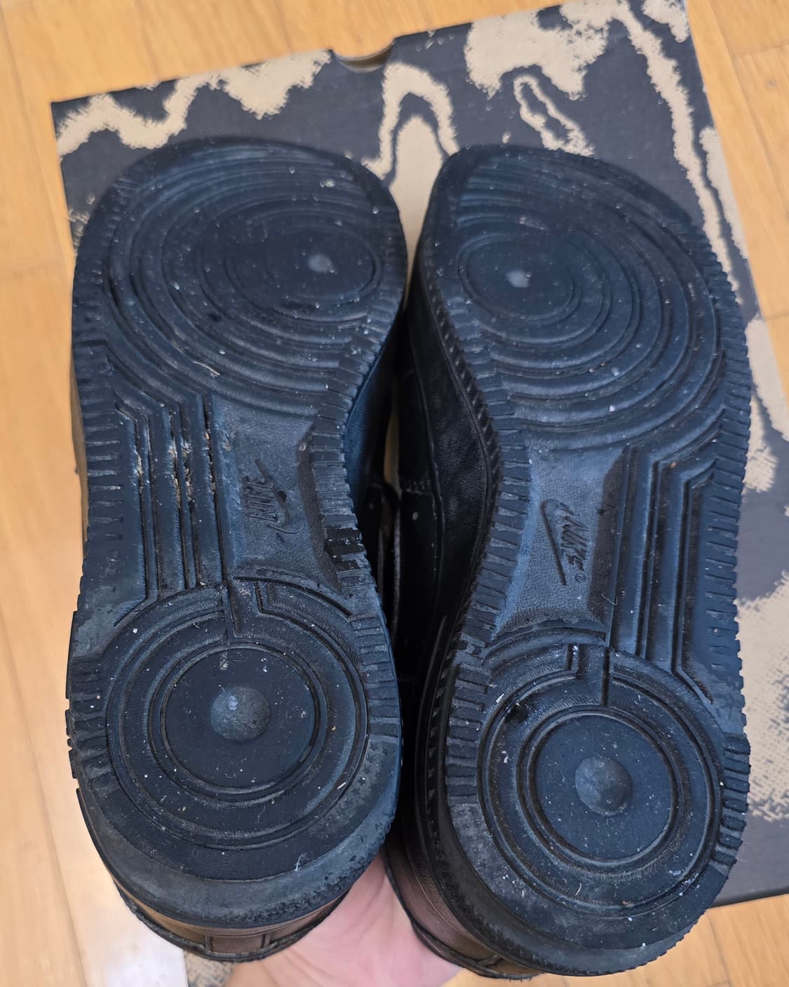 270->275교환) 나이키 에어포스 1 슈프림 블랙 270 상품이미지5