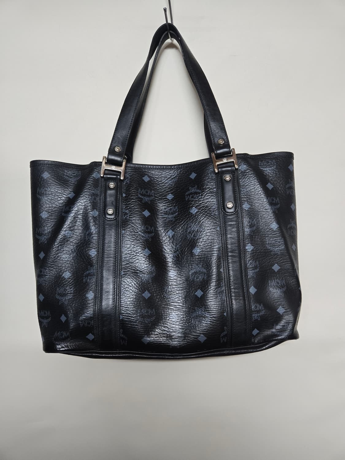 MCM 비세토스 블랙 쇼퍼백 + 파우치 상품이미지3