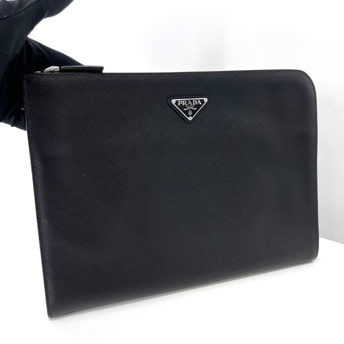 프라다 사피아노 삼각로고 클러치백 블랙 상품이미지3