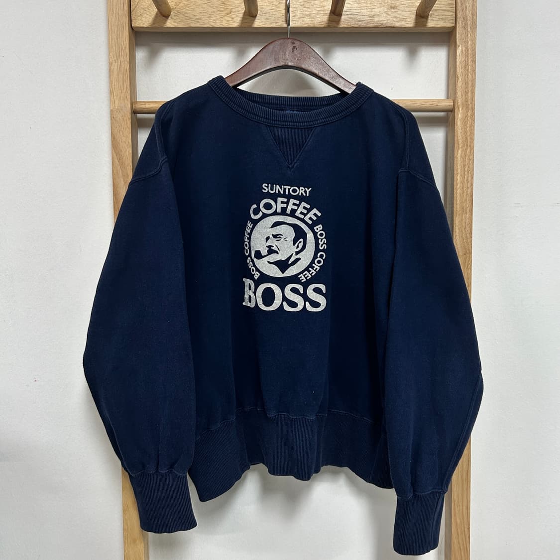 산토리 보스커피 빅로고 스웻셔츠 네이비 상품이미지3