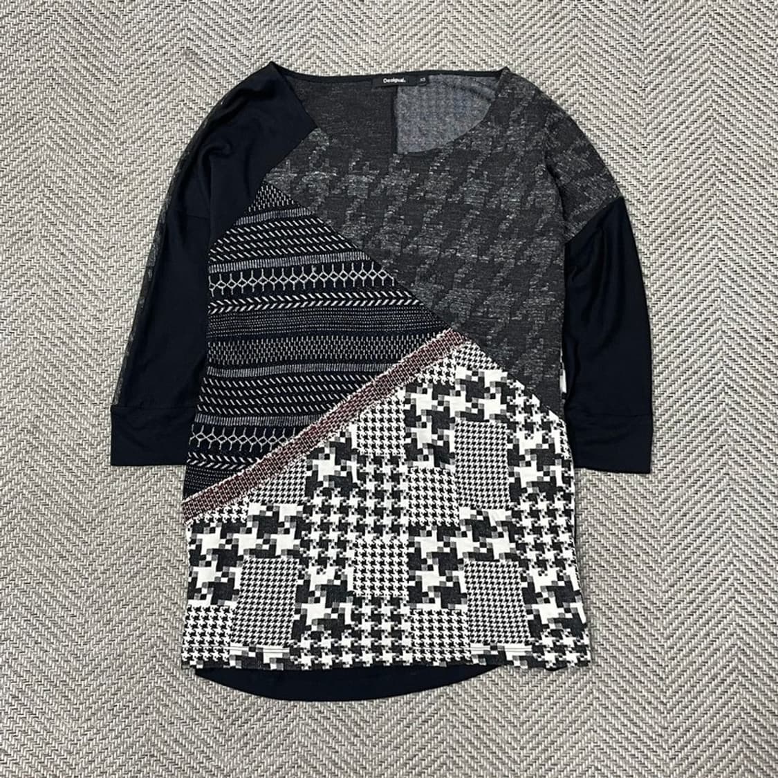 데시구알 패턴 티셔츠 v0059 상품이미지1