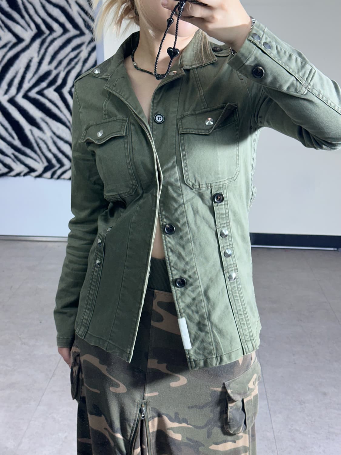 stud detail pocket shirt jk 상품이미지3