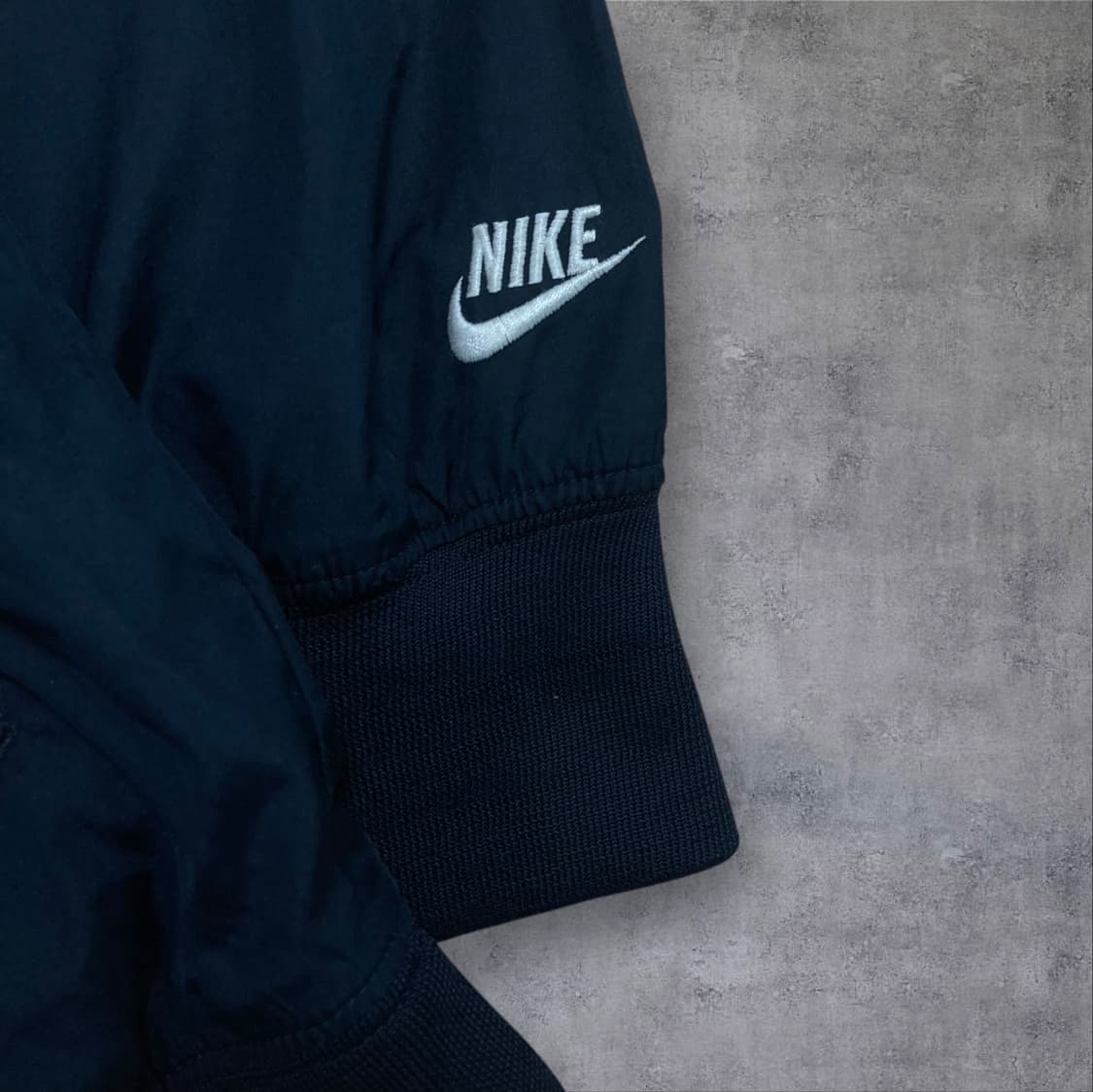 나이키 핀휠 로고 믹스 컬러 바람막이 상품이미지3