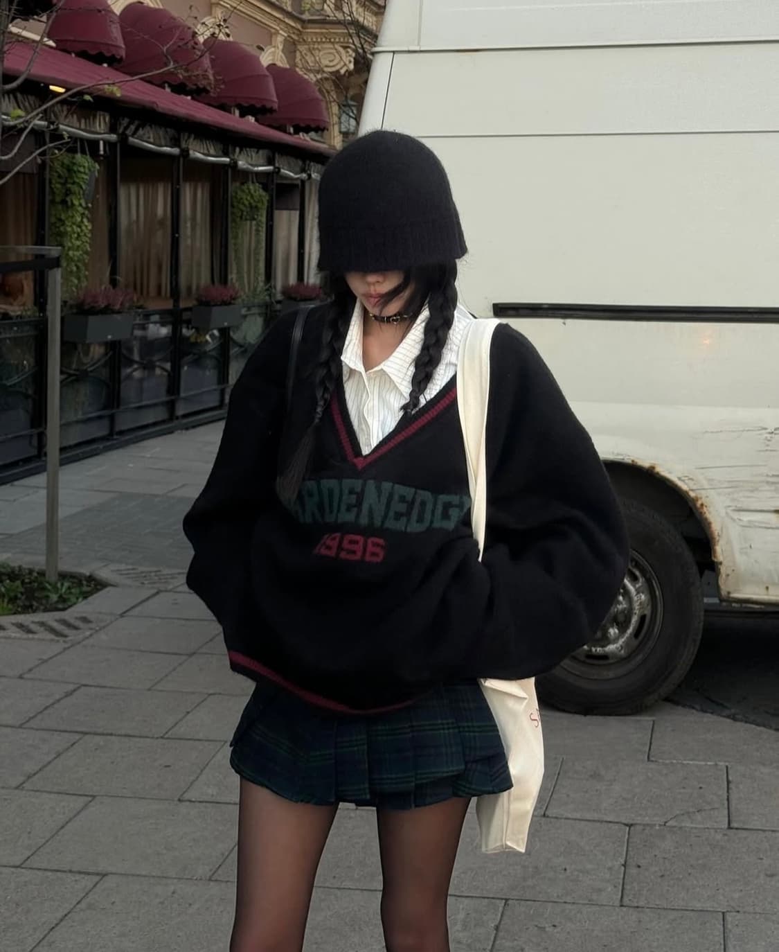 Warden edge 브이넥 니트 상품이미지2