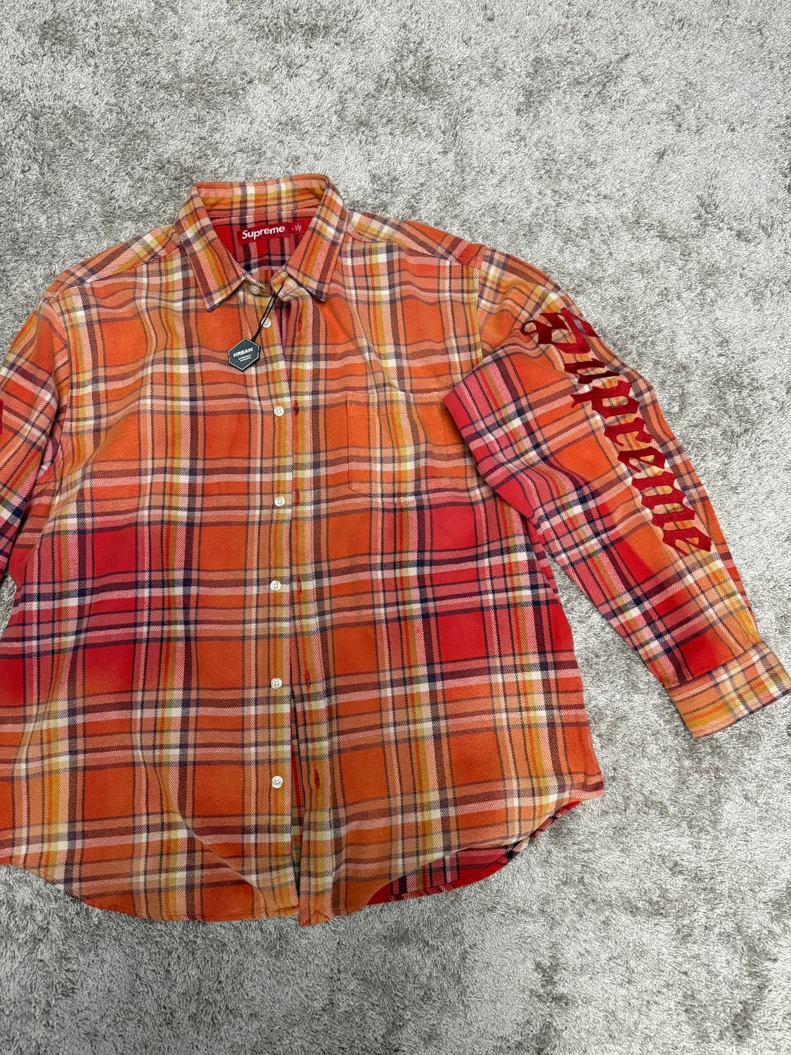 슈프림 올드잉글리쉬 플란넬 셔츠 L 새상품 팝니다. 상품이미지3