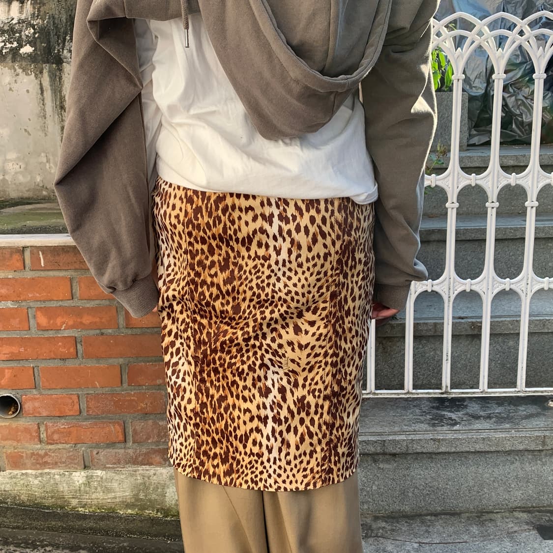 발렌티노 레오파드 슬릿 스커트 상품이미지2