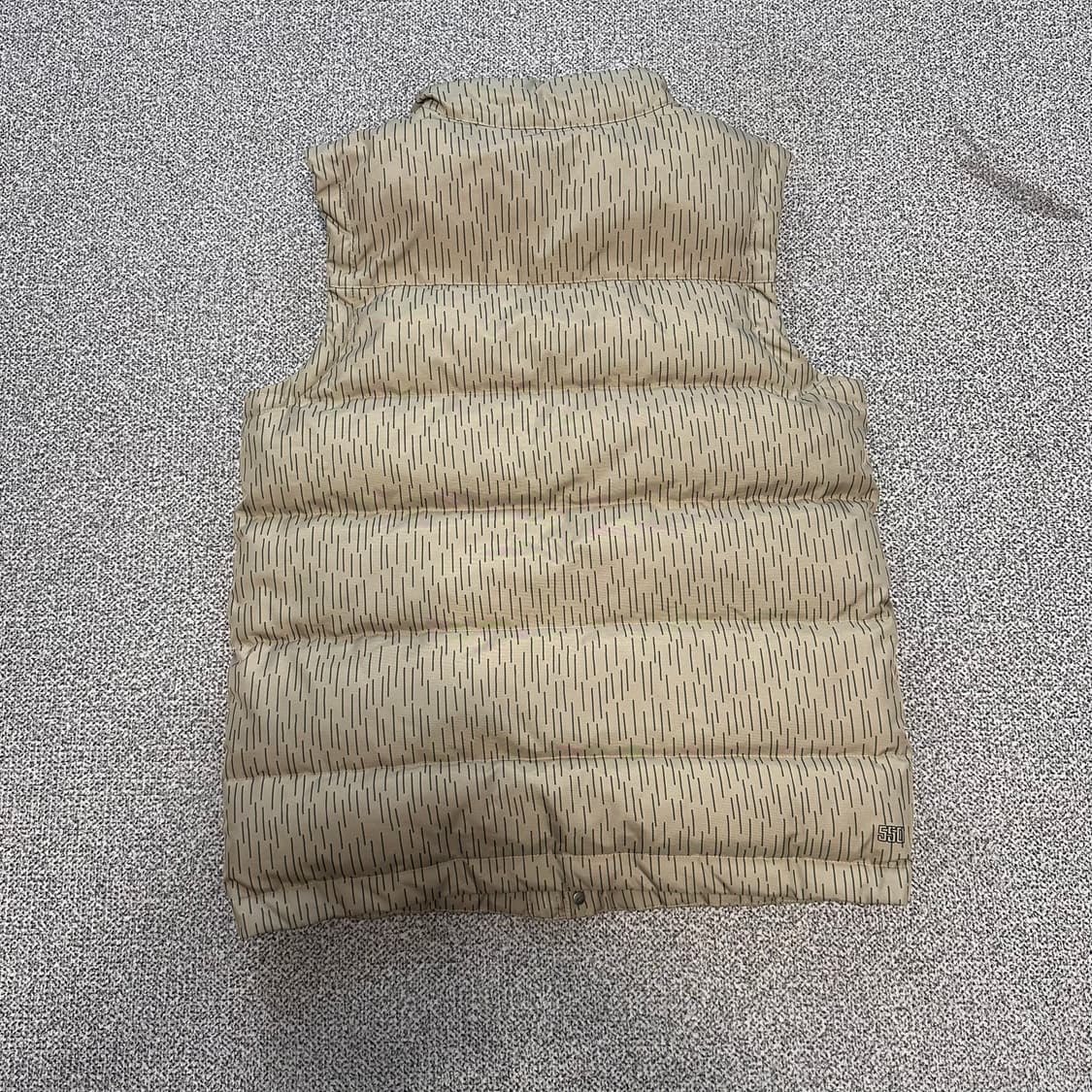 나이키 패턴 패딩 조끼 베이지 상품이미지3