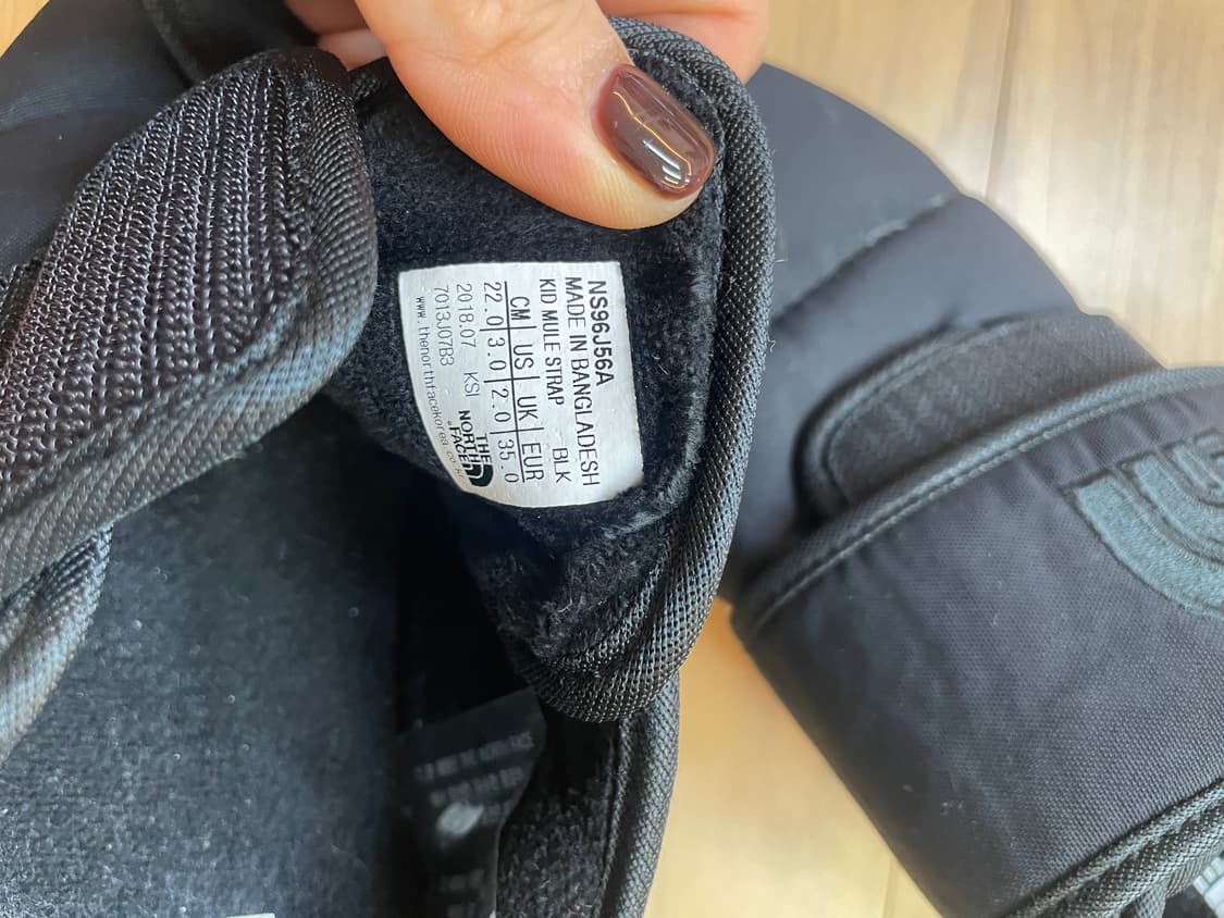 노스페이스 키즈 뮬 스트랩 블랙 색상, 220mm 사이즈입니다
찍찍이 스 상품이미지6