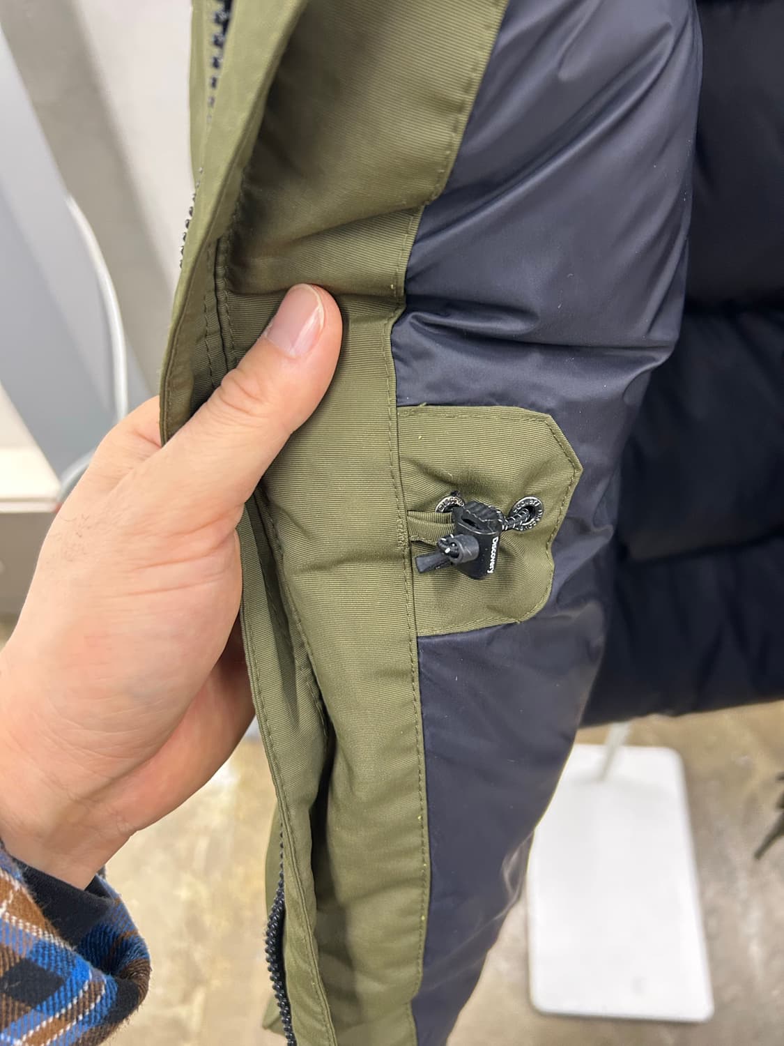 디스커버리 익스페디션(Discovery) 카키 패딩 자켓 상품이미지10