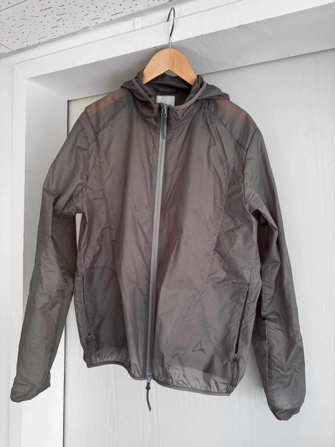 로아 휴 패커블 윈드 자켓 그레이 m 상품이미지1