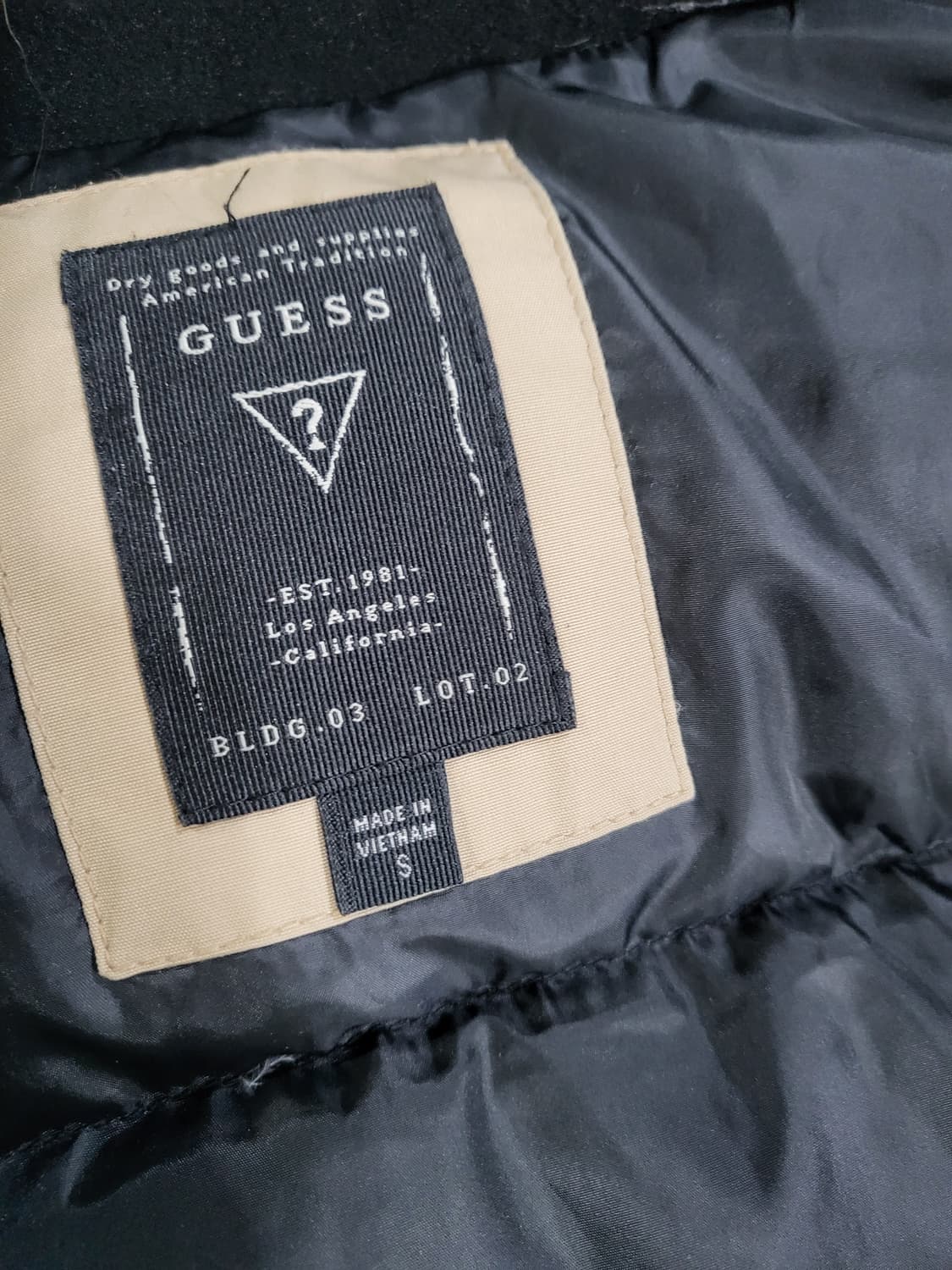 게스(GUESS) 베이지 후드 패딩 자켓 상품이미지5