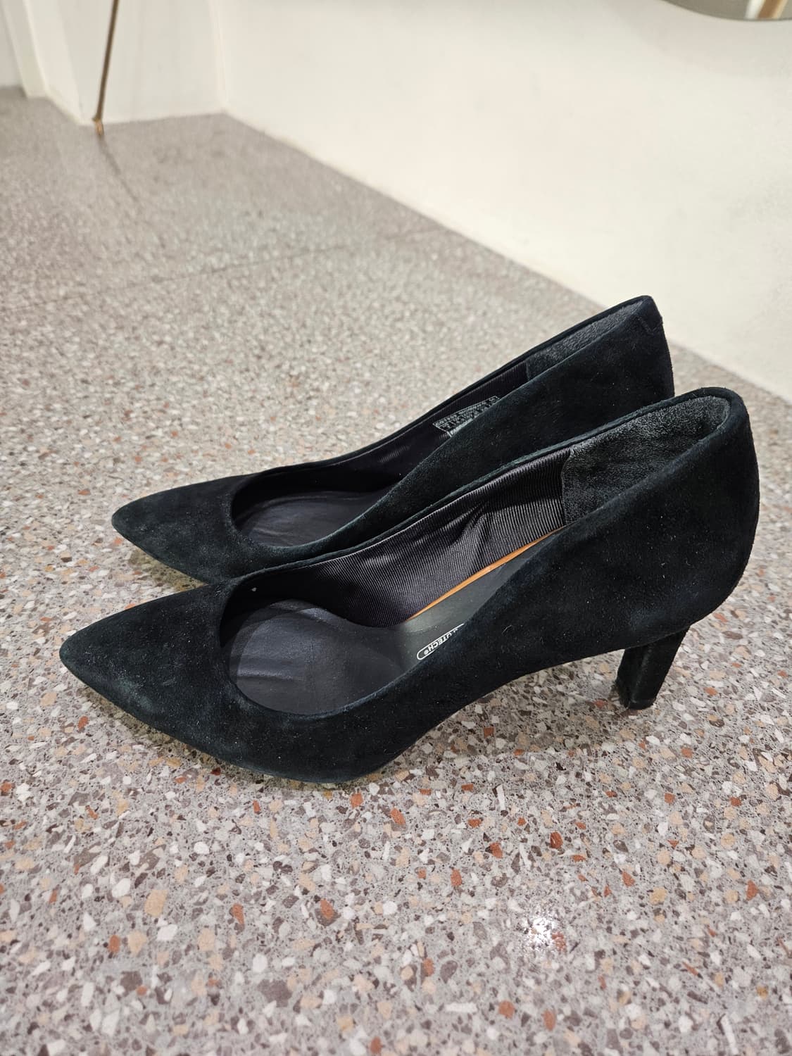 락포트 토탈모션 스웨이드 블랙 힐 240 상품이미지3