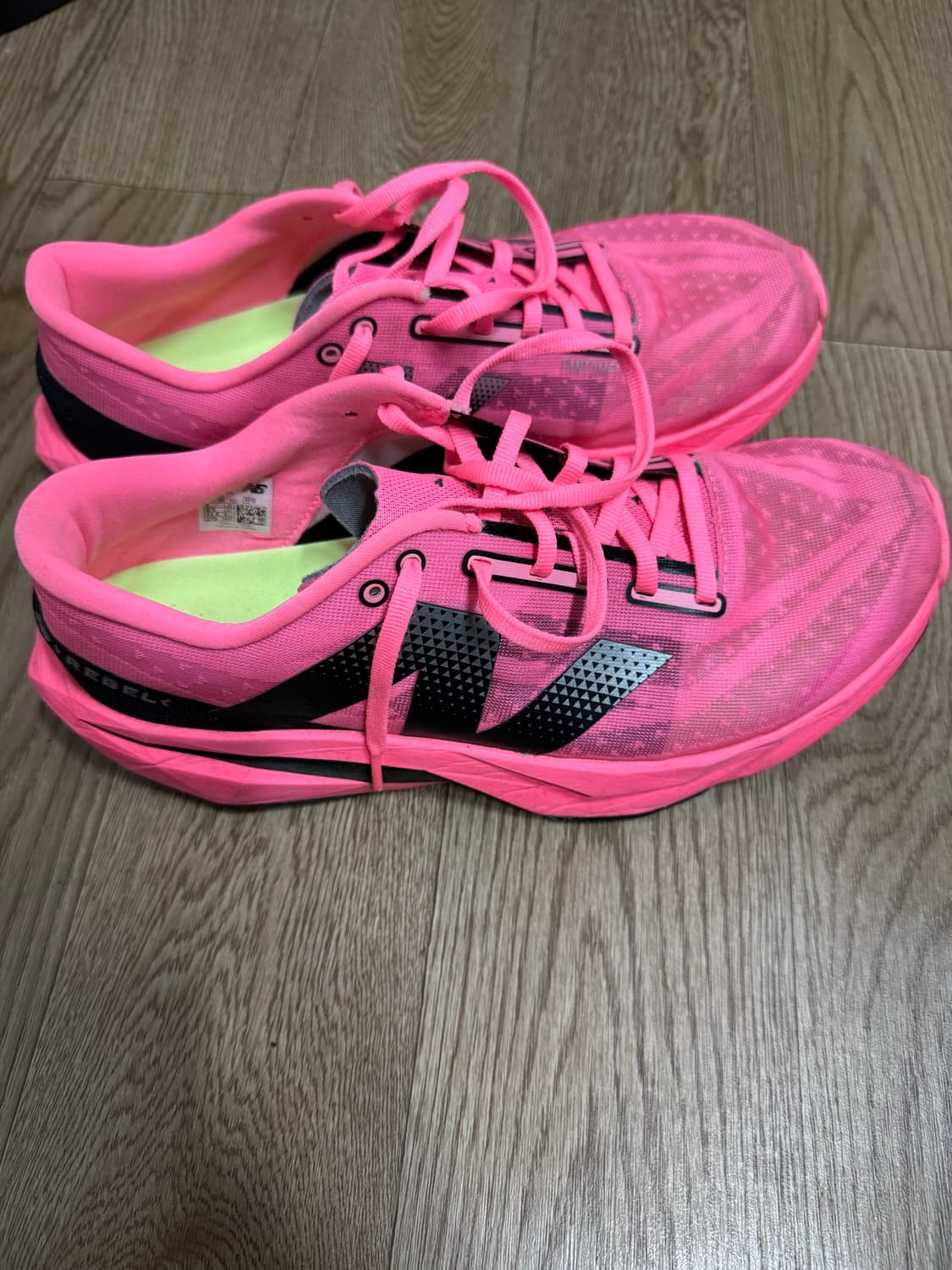 뉴발란스 레벨v4 270사이즈 판매합니다 (발볼 D) 상품이미지4