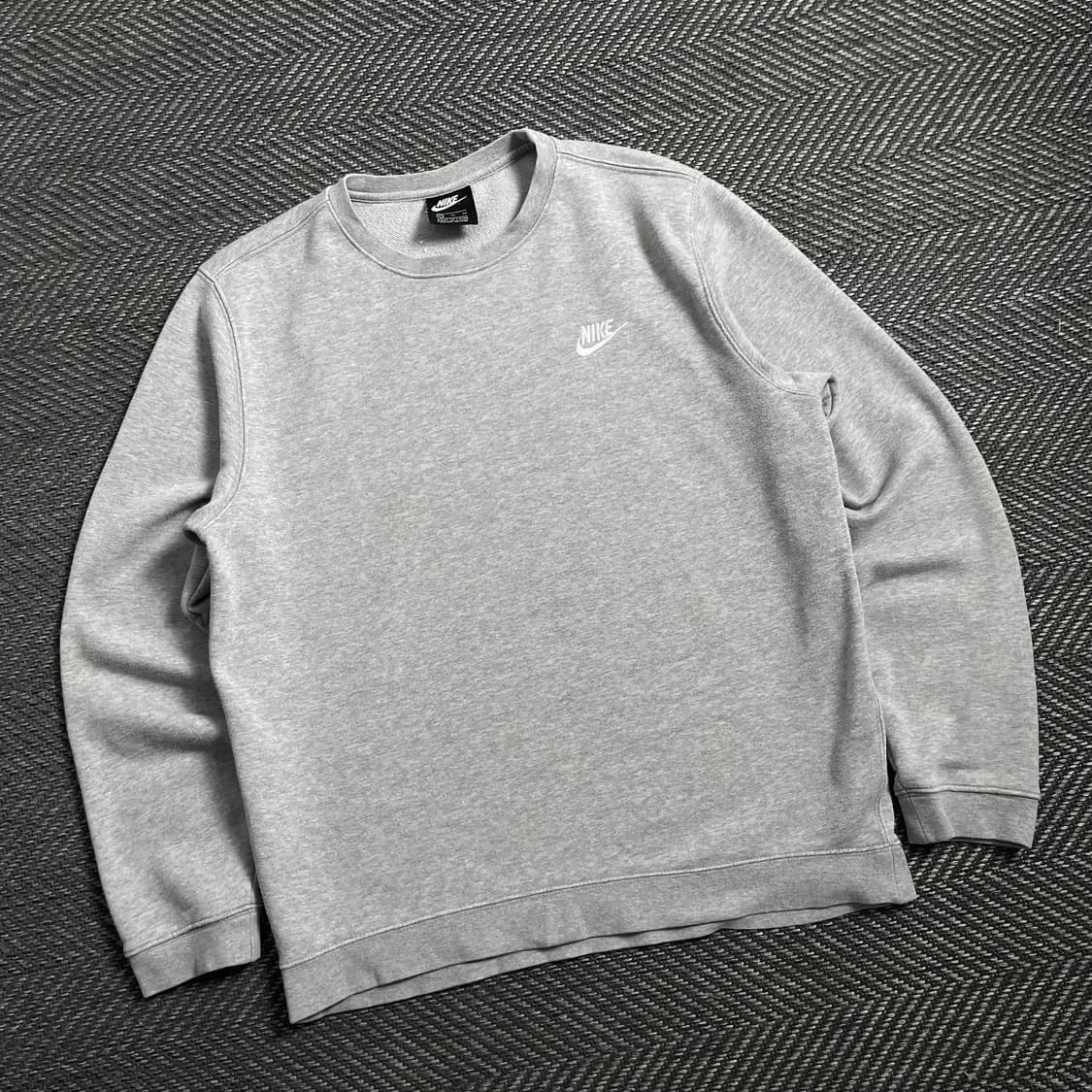 나이키 NSW 자수 로고 크루넥 긴팔 티셔츠y 4340 상품이미지1